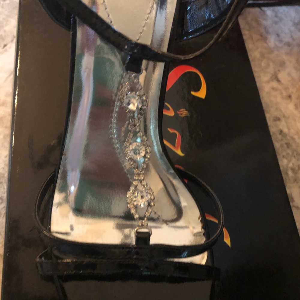 Sizzle Black Rhinestone Heels 7.5 - Picture 2 of 4